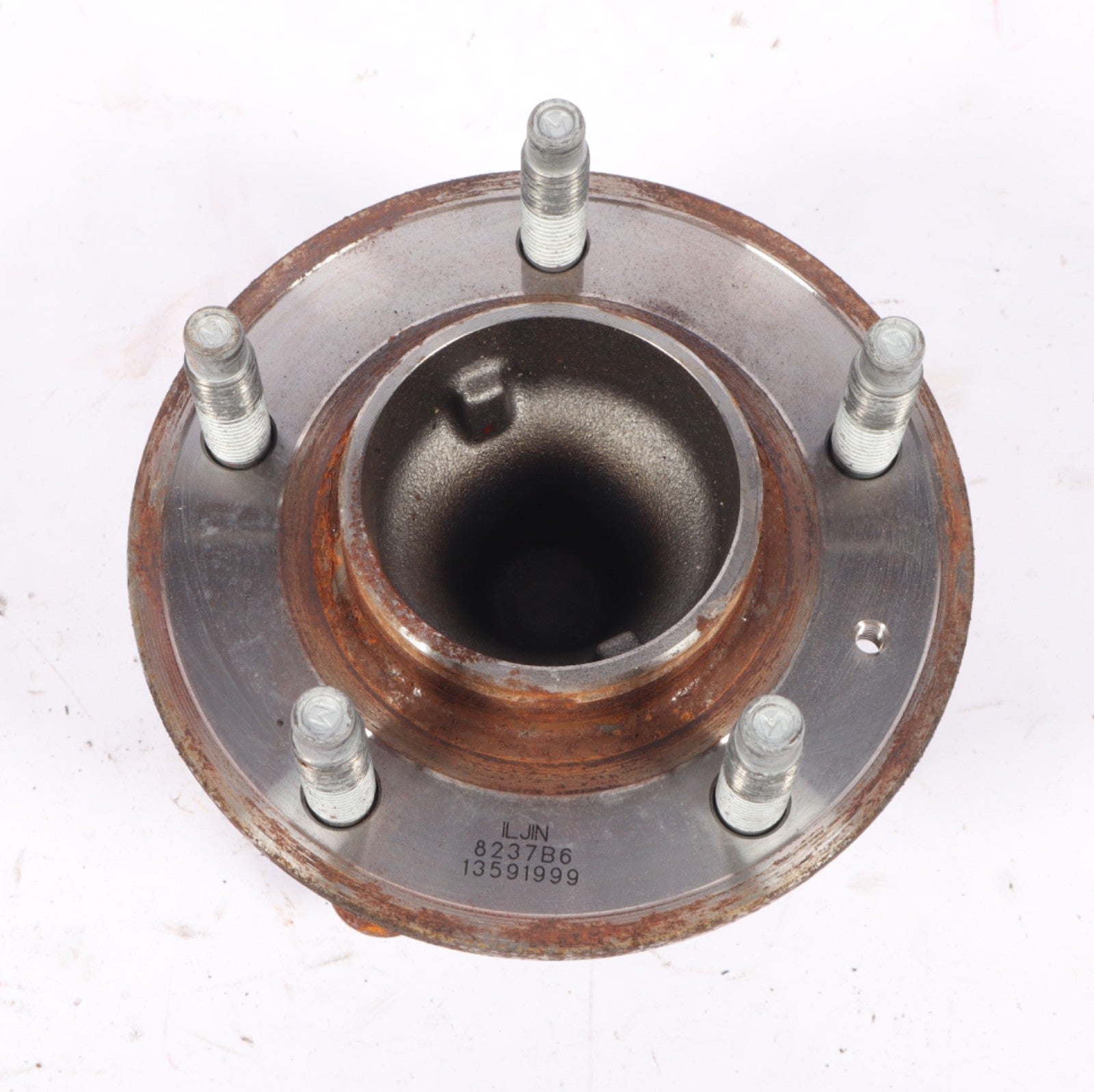 2016-2019 BUICK CASCADA REAR HUB LEFT OR RIGHT OEM