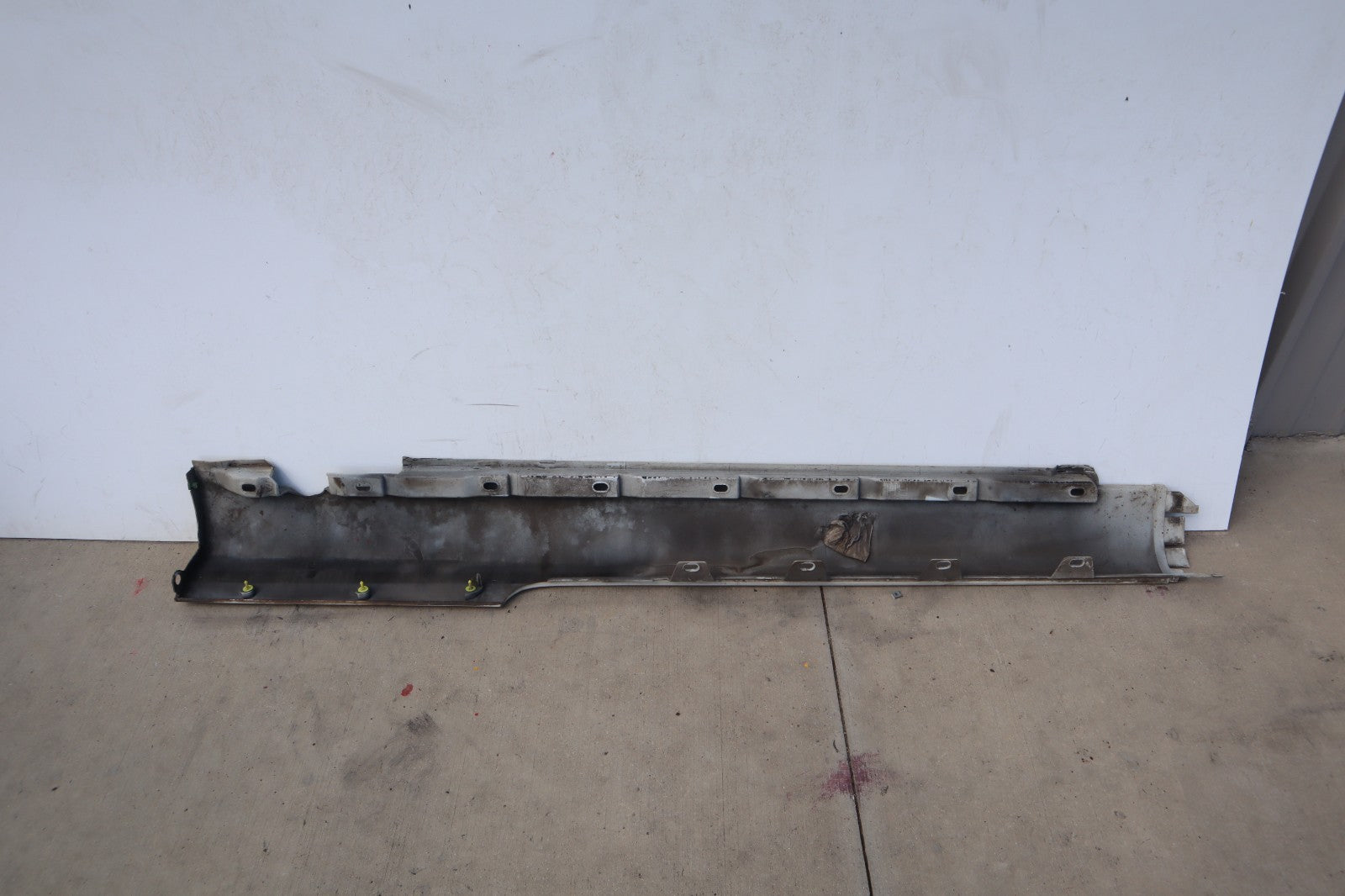 2004-2013 VOLVO C70 RIGHT PASSENGER SIDE ROCKER PANEL DEFLECTOR MOLDING OEM