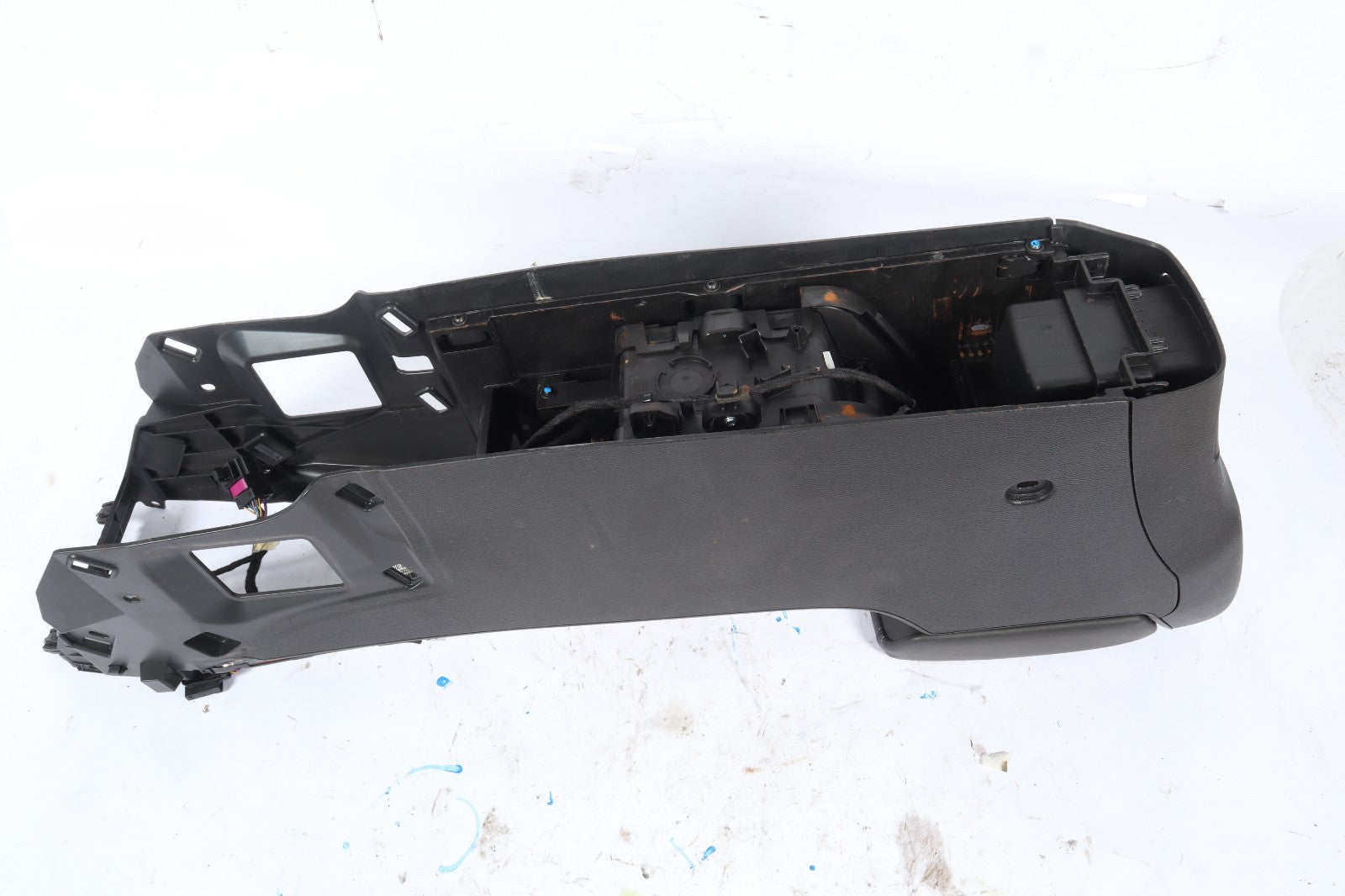 2016-2019 BUICK CASCADA FLOOR CENTER CONSOLE ASSY W CONTROLS AND ARMREST OEM