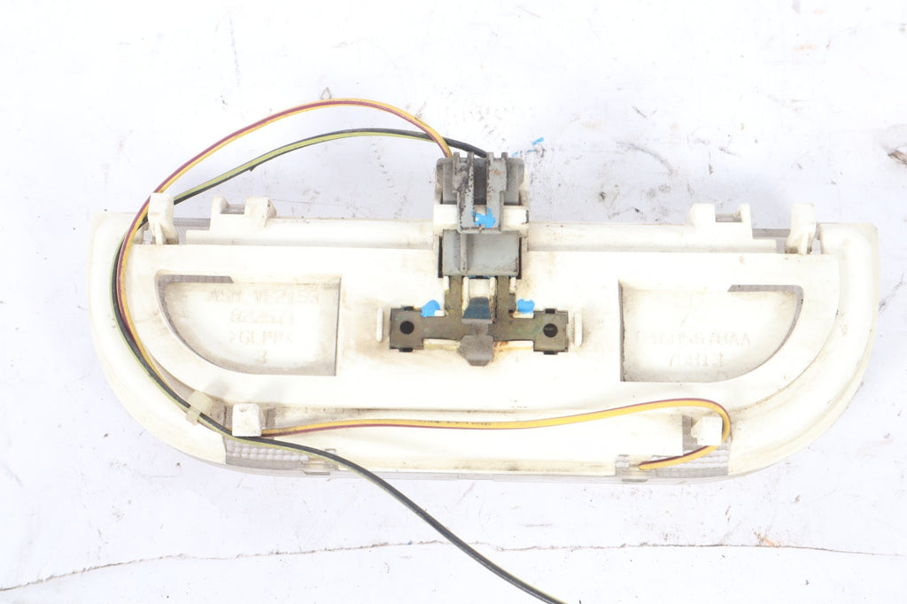 2001-2007 DODGE CHRYSLER GRAND CARAVAN LIFTGATE INTERIOR LIGHT 04685678AA OEM