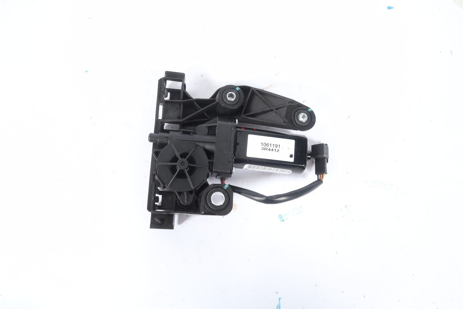 2016-2019 BUICK CASCADA RIGHT SEAT BELT ADJUSTER FEEDER OEM 13371580