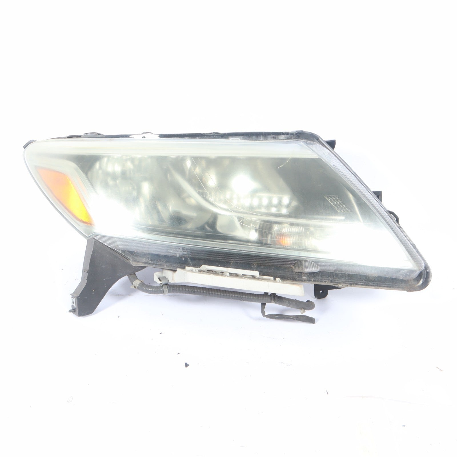 2013–2016 NISSAN PATHFINDER RIGHT PASSENGER HEADLIGHT OEM