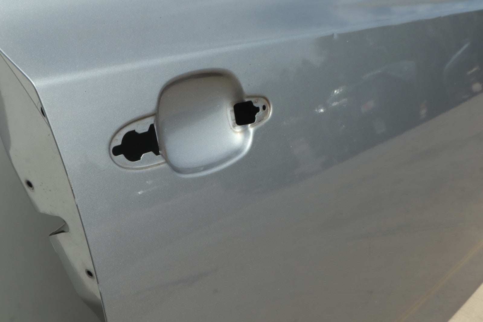 2004-2010 BMW X3 E83 Front Right Driver Side Door Shell  OEM ONLY PICK UP!!!