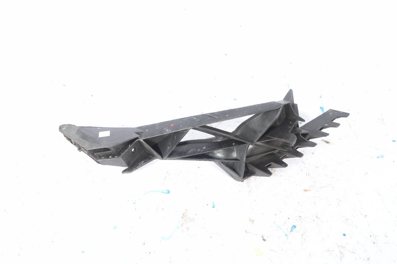 2011-2020 DODGE GRAND CARAVAN FRONT LEFT DRIVER SIDE FENDER BRACKET SUPPORT OEM