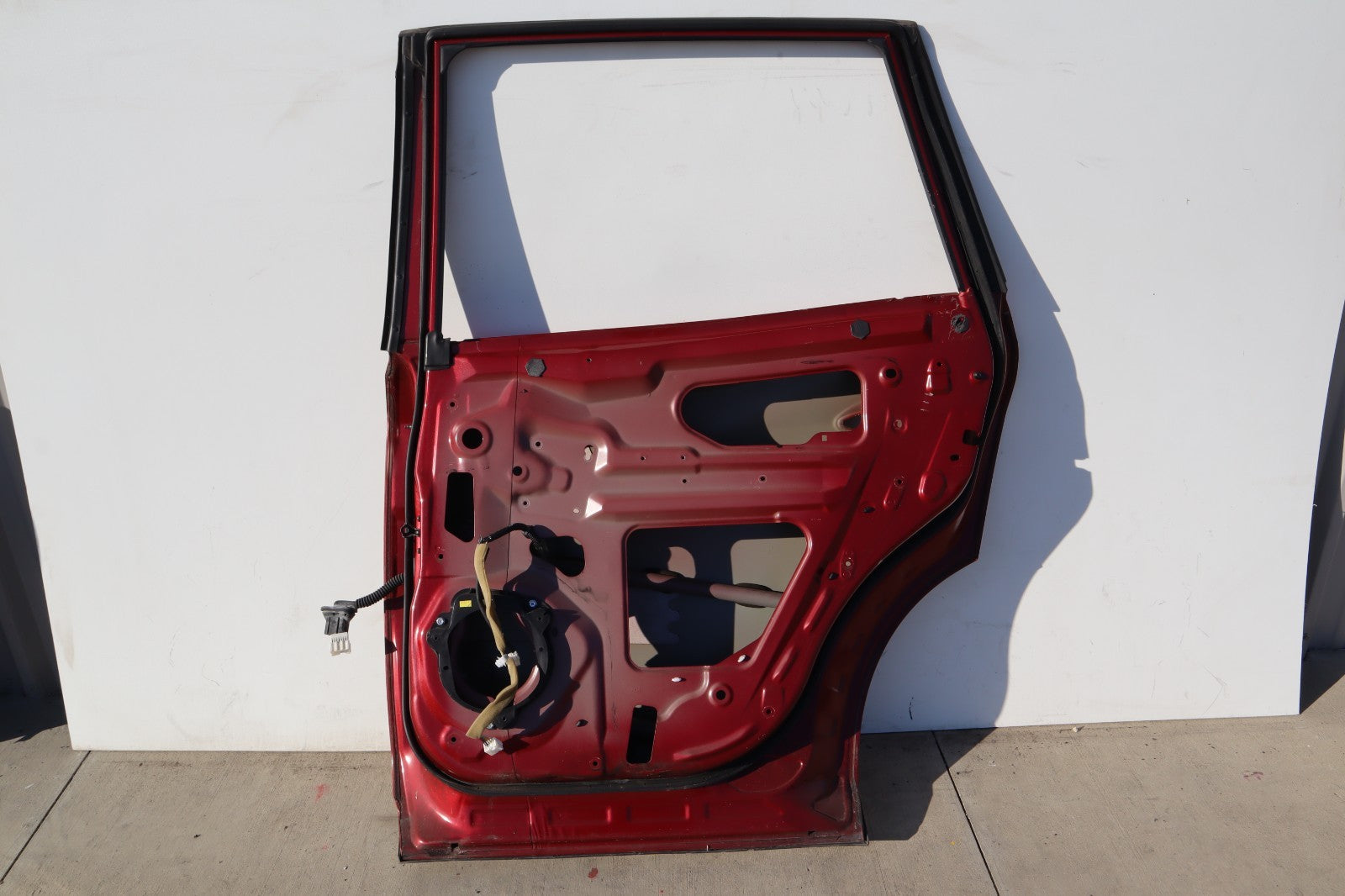 2013-2014 NISSAN PATHFINDER REAR RIGHT PASSENGER SIDE DOOR SHELL ONLY PICK UP!!!