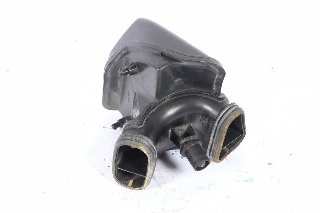2016–2019 BUICK CASCADA AIR CLEANER INTAKE FILTER BOX DUCT HOSE OEM