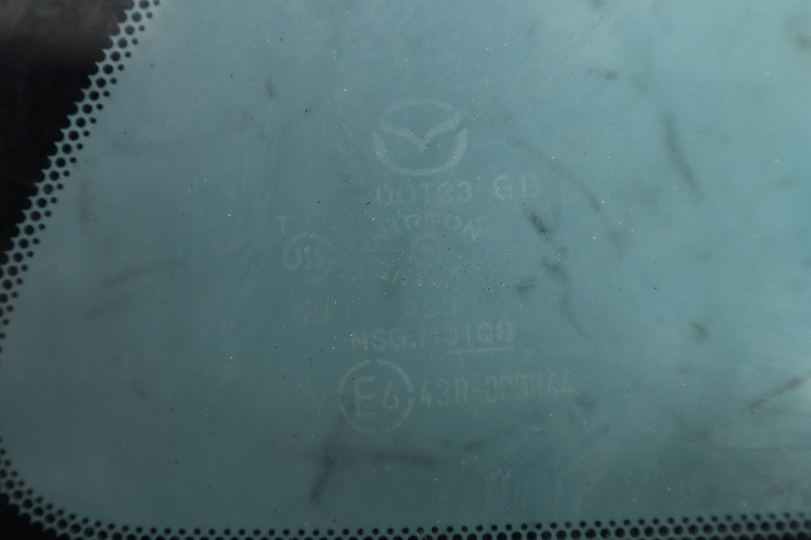 2007-2015 MAZDA CX-9 REAR RIGHT PASSENGER SIDE QUARTER GLASS OEM
