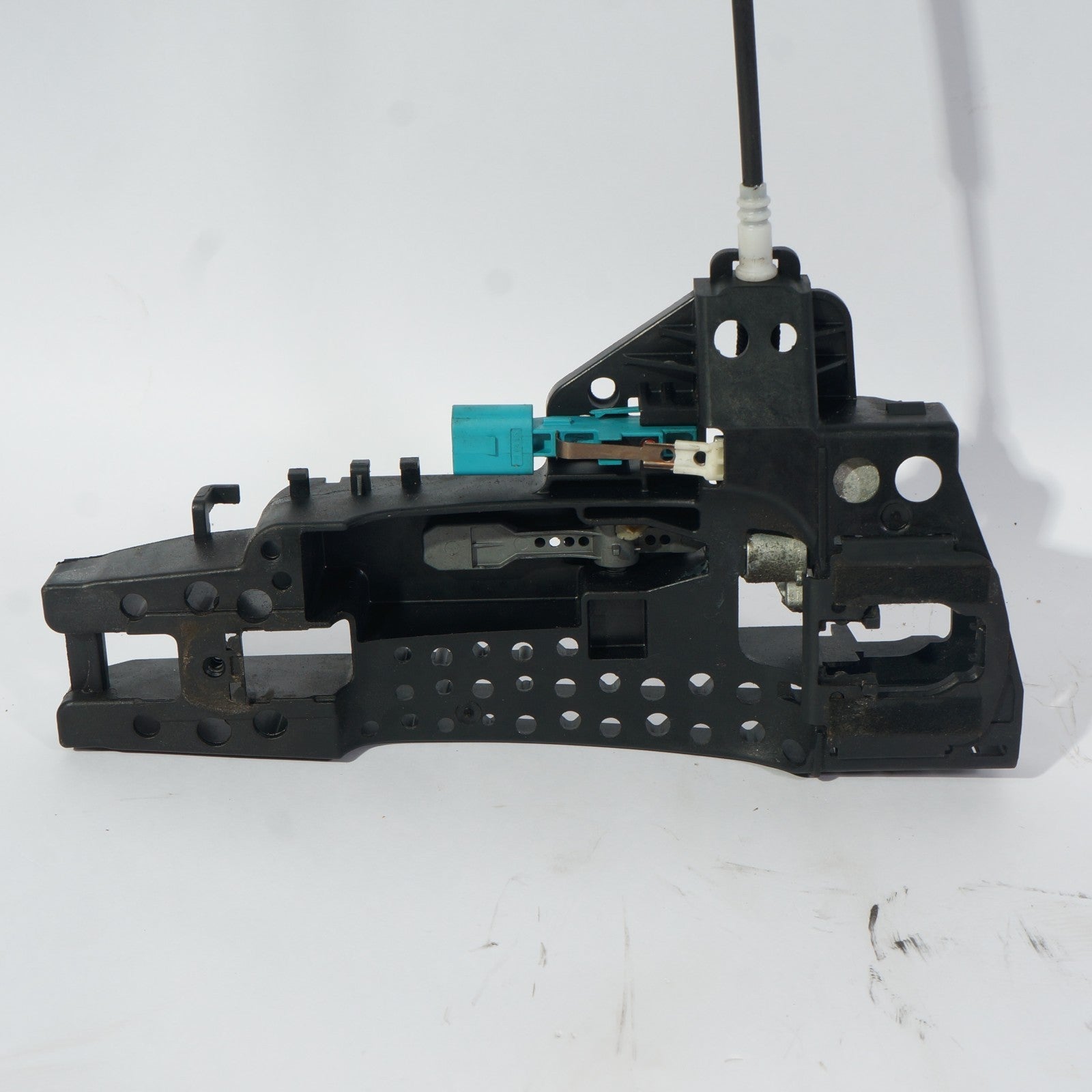 2012 - 2018 Audi A6 A7 Front Right Exterior Door Handle Bracket 4H0837886 OEM