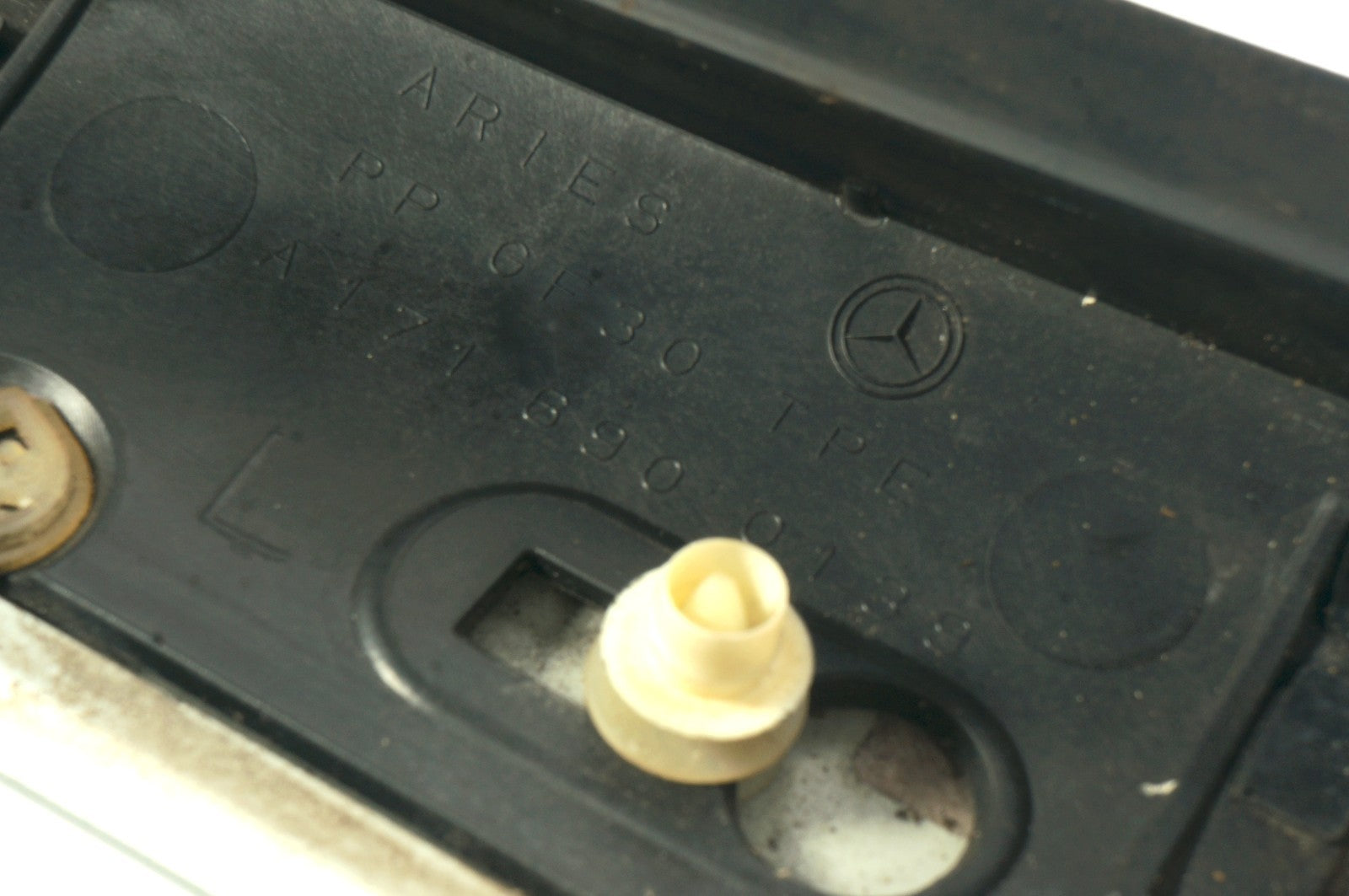 2005-11 R171 MERCEDES  SLK280 FRONT LEFT & RIGHT EXTERIOR A PILLAR TRIM COVER