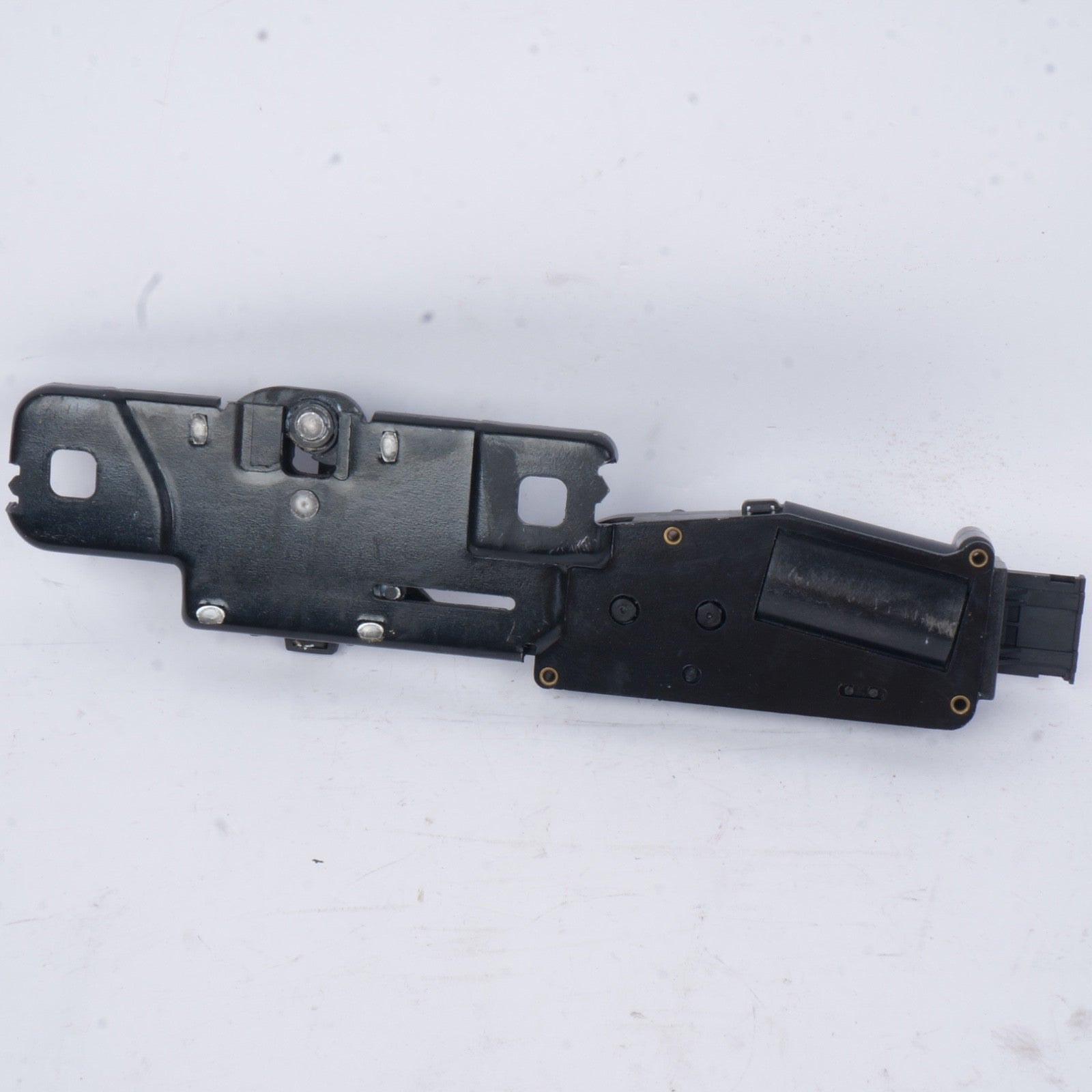 2011-2018 Audi A8 S8 A7 A6 Quattro Trunk Latch Lock Striker Plate 4H0827383A OEM