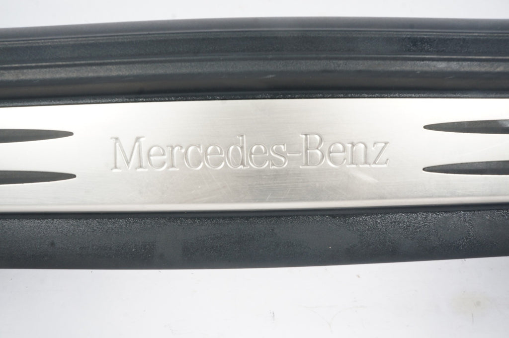 05-11 Mercedes R171 SLK280 SLK300 Door Step Sill Right Passenger Side OEM