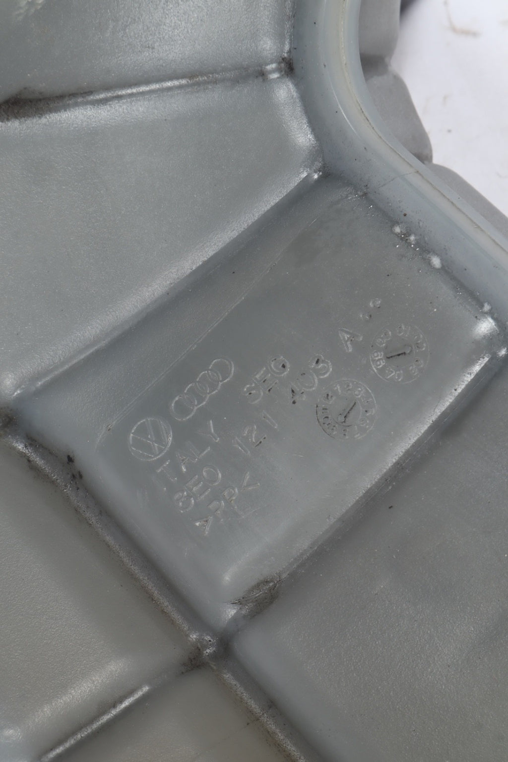 2002-2009 Audi A4 Coolant Expansion Reservoir Tank w/Blue Cap 8E0121403A OEM