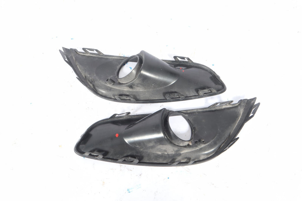 2016-2019 BUICK CASCADA FRONT BUMPER FOG LIGHT COVER BEZEL TRIM SET OEM