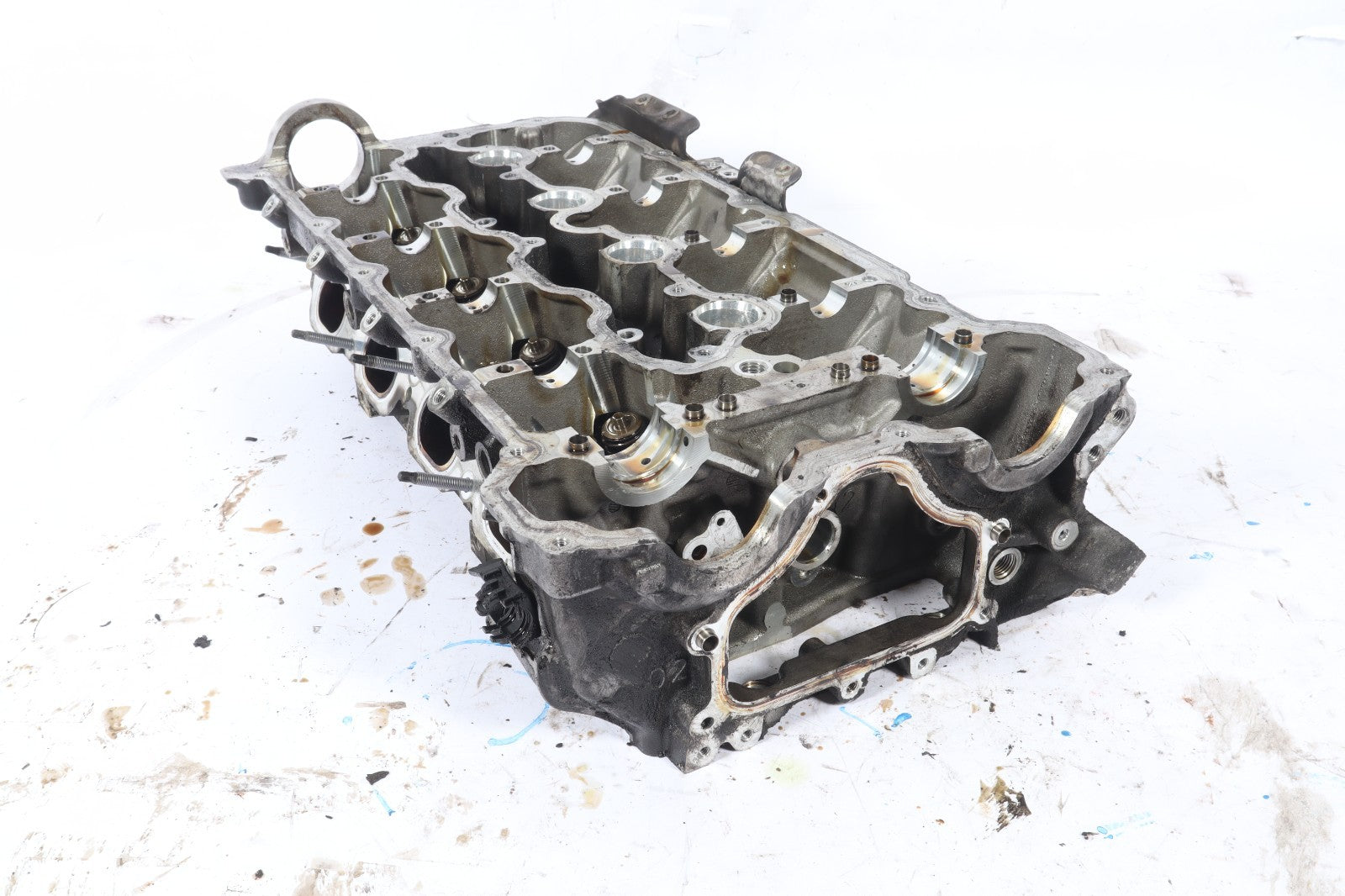 08-17 BMW F12 650i 750i 550i X6 N63 4.4L V8 ENGINE CYLINDER HEAD RIGHT SIDE OEM