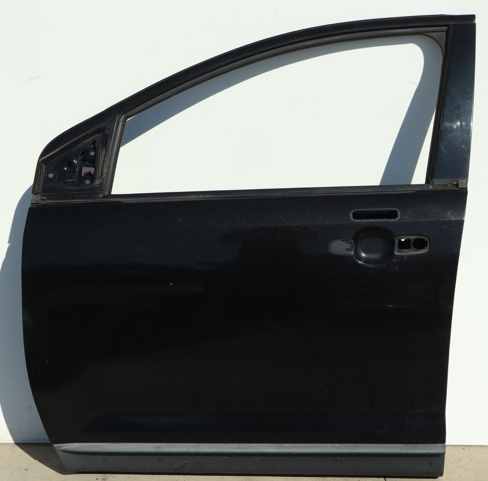 2011 - 2014 FORD EDGE FRONT LEFT SIDE DOOR SHELL OEM ONLY PICK UP!!!
