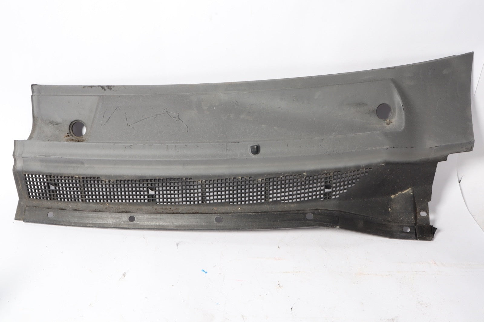 04-15 Nissan Titan Armada Front Left Windshield Top Cowl Cover 66811-7S000 OEM