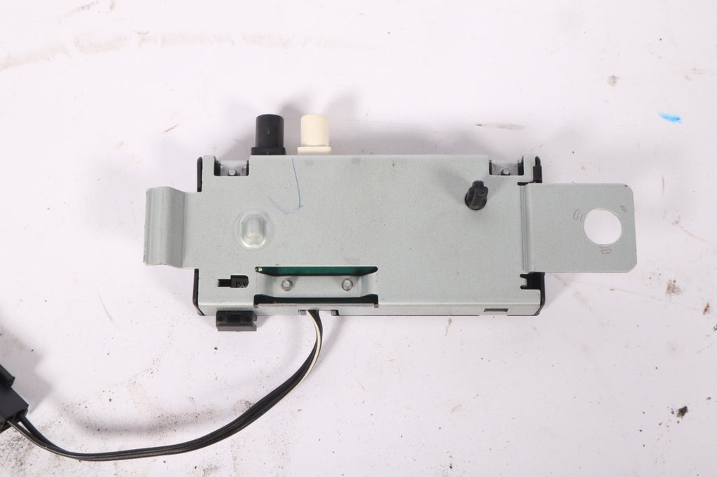 2016-2019 Buick Cascada Radio Antenna Amplifier Control Module OEM 13381954