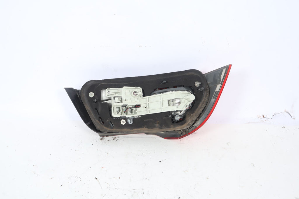 2011 - 2013 VOLVO C70 RIGHT PASSENGER SIDE TAIL LIGHT DAMAGE FOR PARTS 31299413