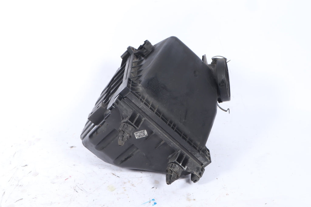 2001-2008 AUDI A4 AIR FILTER BOX TOP 06C133843  OEM