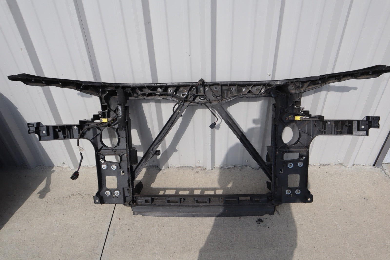 2007–2015 AUDI Q7 FRONT RADIATOR SUPPORT CARRIER FRAME ASSEMBLY OEM 4L0805594A