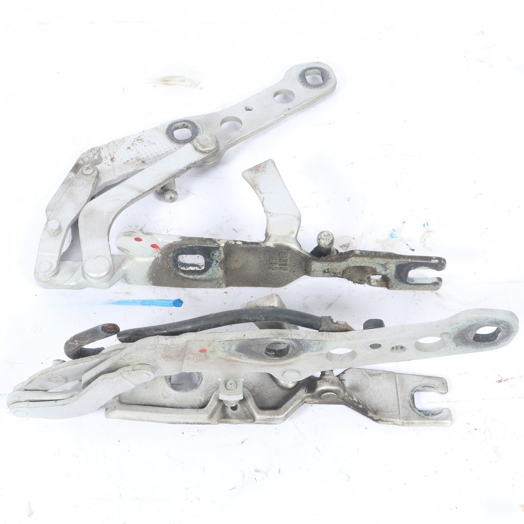 2007 - 2010 BMW X3 E83 FRONT HOOD HINGE LEFT & RIGHT SET OEM