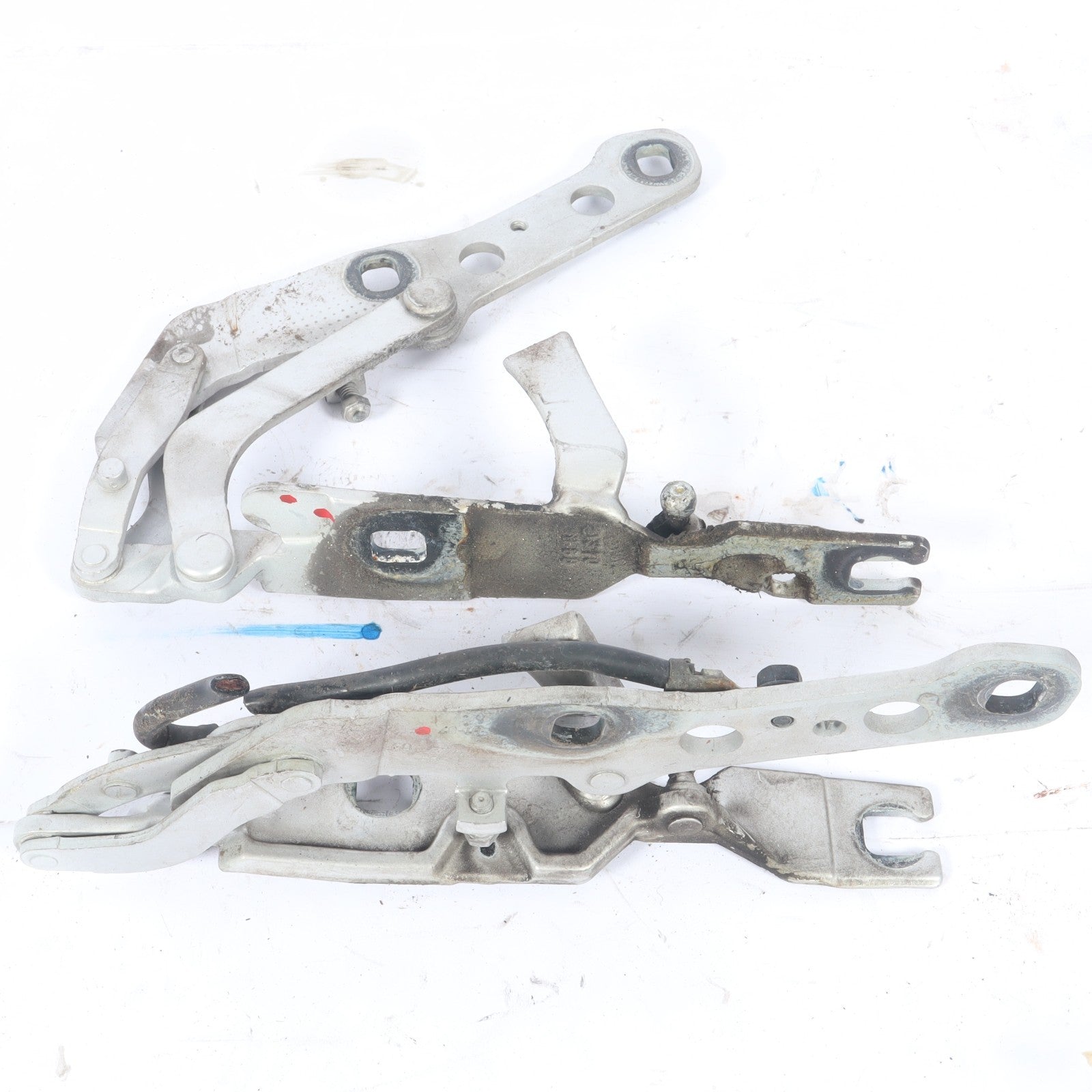 2007 - 2010 BMW X3 E83 FRONT HOOD HINGE LEFT & RIGHT SET OEM