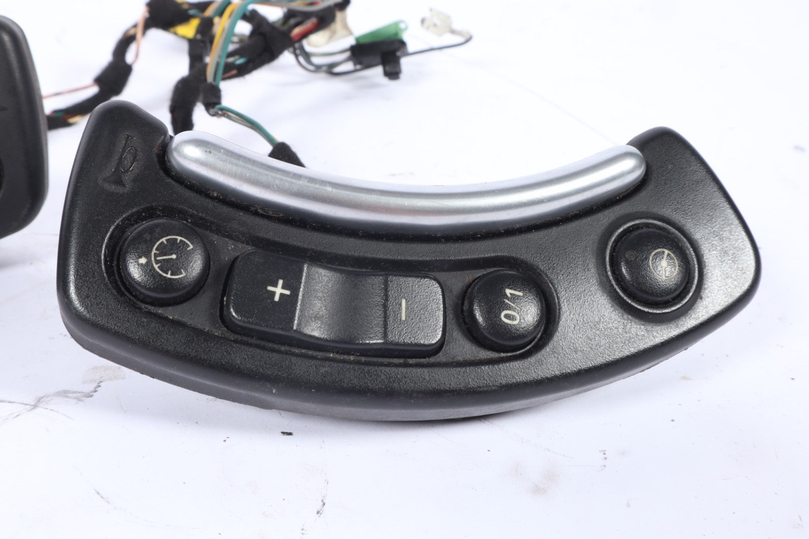 2003-2009 Range Rover L322 Left Right Steering Wheel Radio Cruise Control Switch