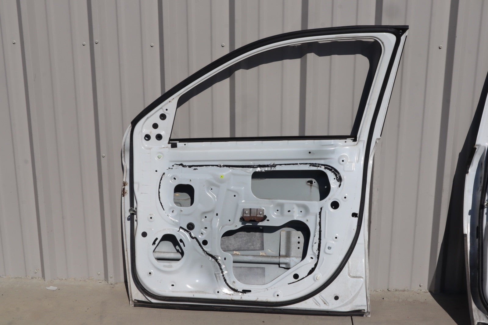 2016-2020 MITSUBISHI OUTLANDER FRONT PASSENGER SIDE DOOR SHELL PANEL OEM