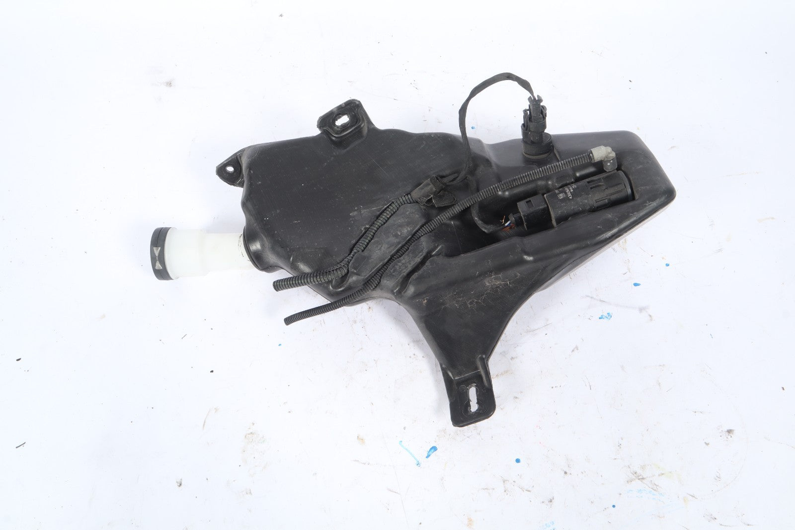 2016–2019 BUICK CASCADA WASHER FLUID RESERVOIR TANK W PUMP OEM 13260579