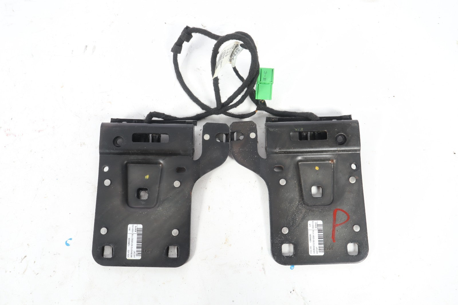 2006-2013 VOLVO C70 FRONT RIGHT AND LEFT ROOF LOCK LATCH CATCH PAIR SET OEM