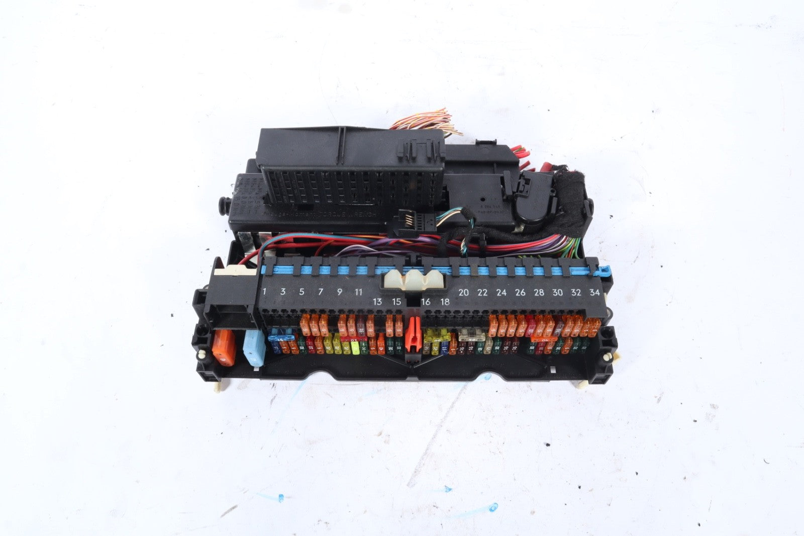 2004-2010 BMW X3 ENGINE FUSE RELAY BOX 8364540  OEM