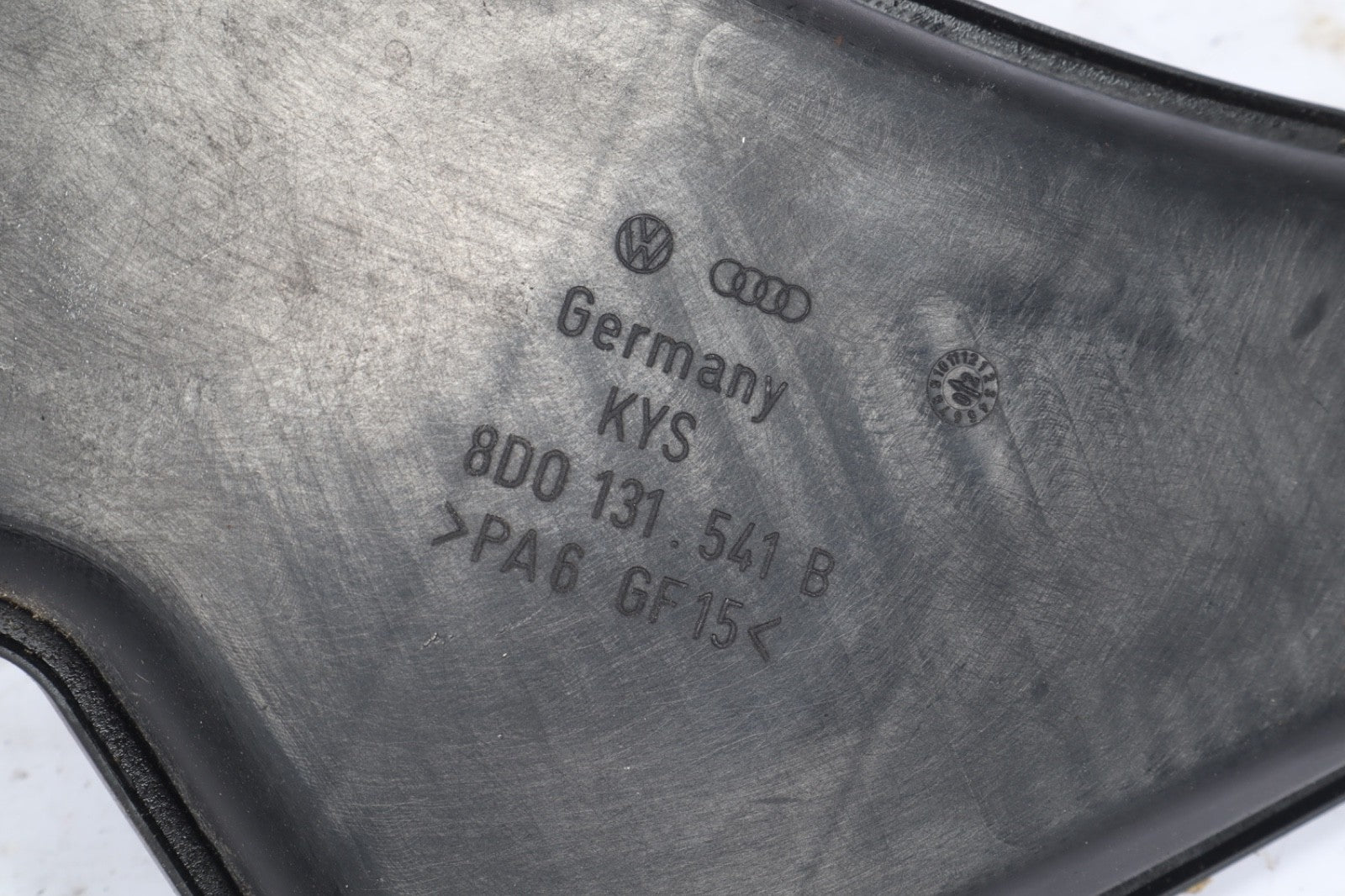 02-05 AUDI A4 ENGINE VACUUM RESERVOIR BOTTLE TANK OEM 8D0131541B