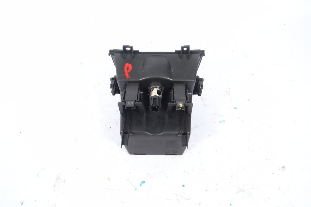 2016-2019 BUICK CASCADA CENTER CONSOLE POWER OUTLET USB AUX OEM
