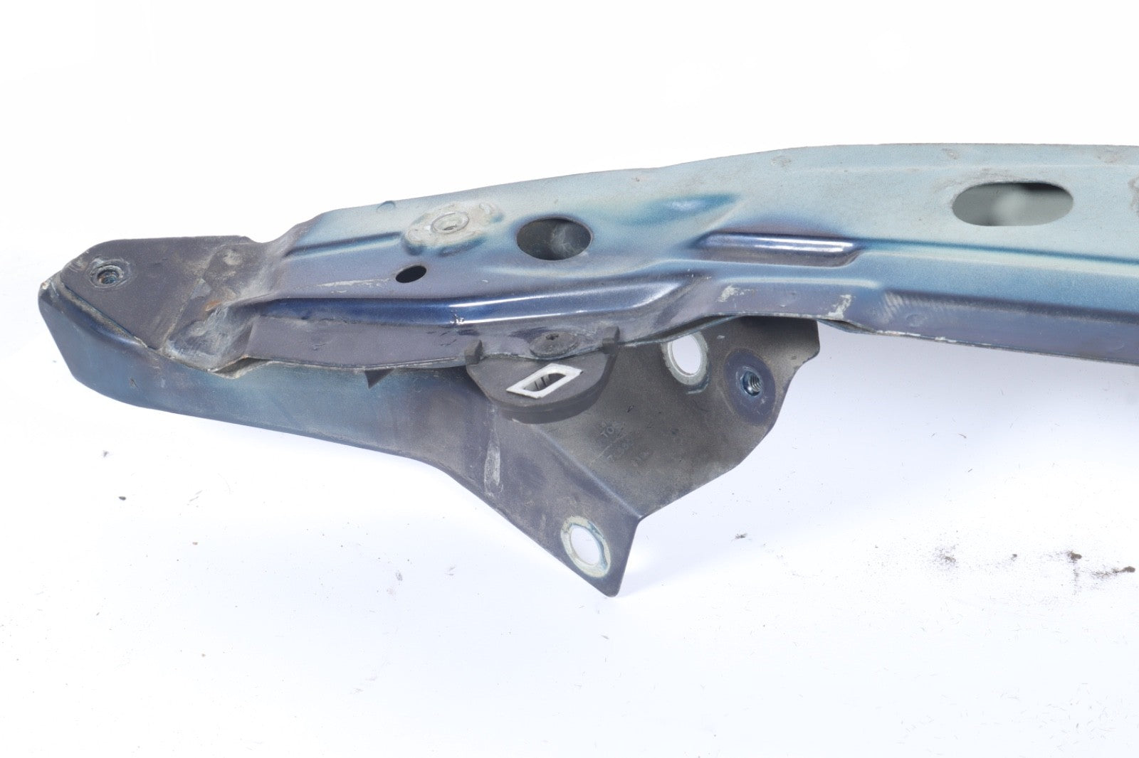2003-2006 PORCHE CAYENNE RIGHT FENDER BRACKET SUPPORT OEM