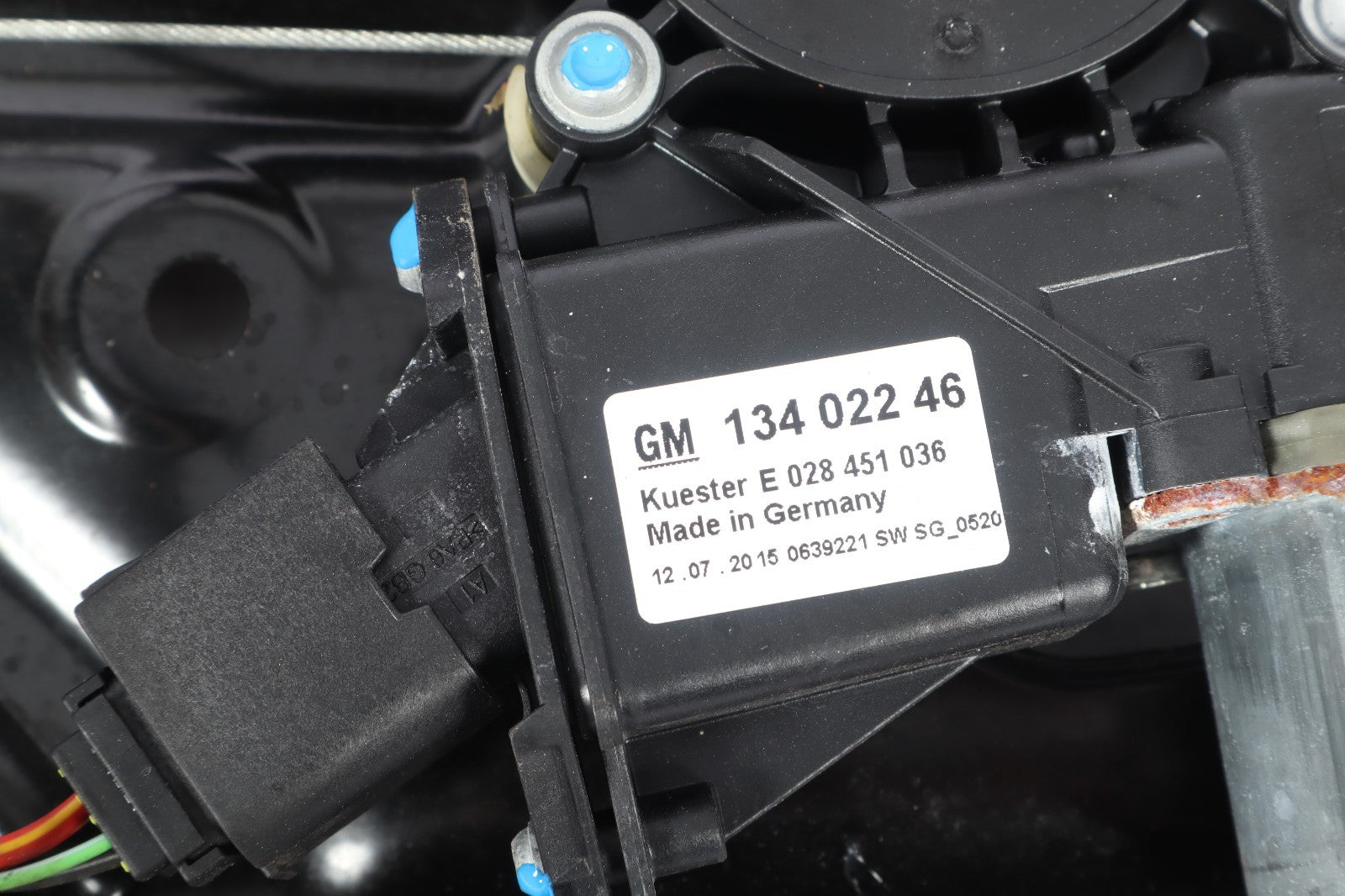 2016-2019 BUICK CASCADA REAR RIGHT QUARTER WINDOW REGULATOR OEM 13402246