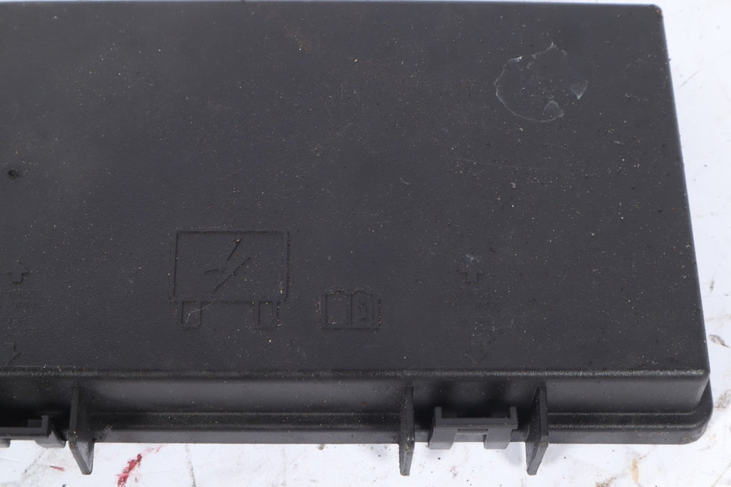 2008-2010 Chrysler Town & Country Grand Caravan Engine Relay Fuse Box Cover Lid