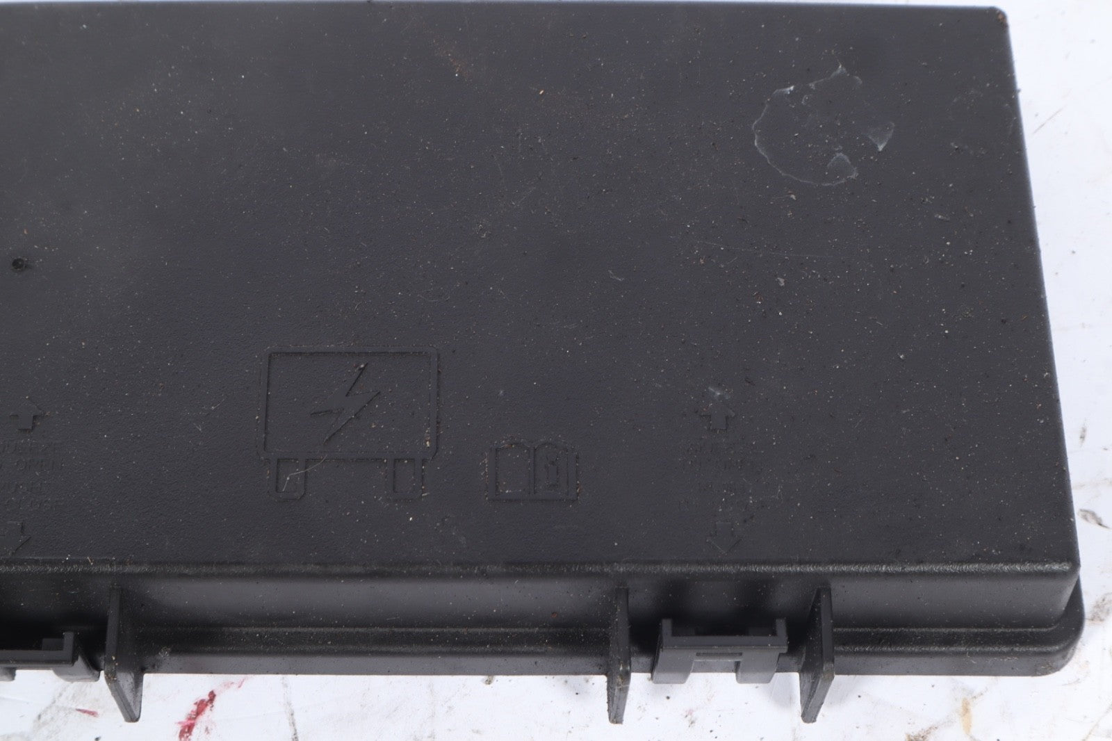 2008-2010 Chrysler Town & Country Grand Caravan Engine Relay Fuse Box Cover Lid