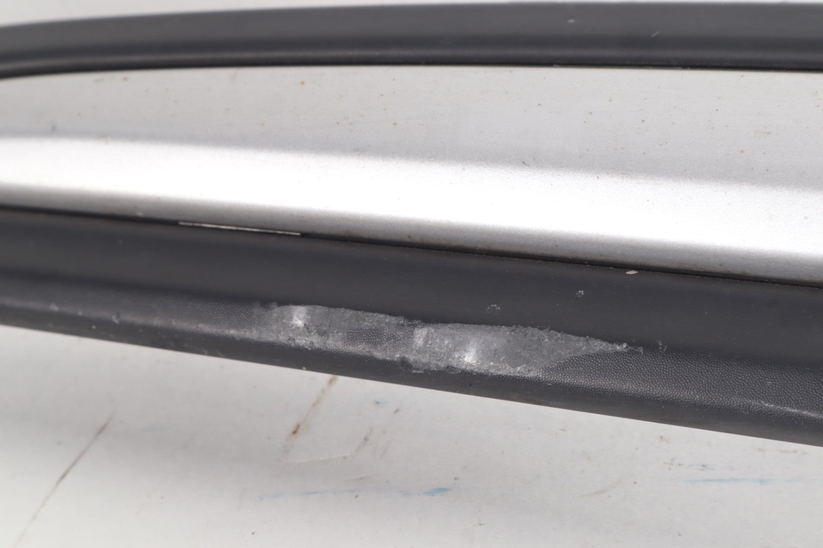 2014-2019 MITSUBISHI OUTLANDER FRONT LEFT DOOR LOWER MOLDING TRIM OEM