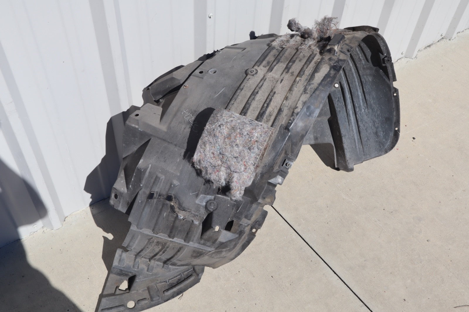 04-07 Nissan Titan Armada Front Left Fender Liner Splash Shield 63840-7S200 OEM