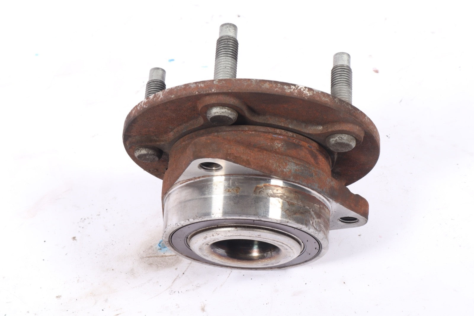 2016-2019 BUICK CASCADA REAR HUB LEFT OR RIGHT OEM