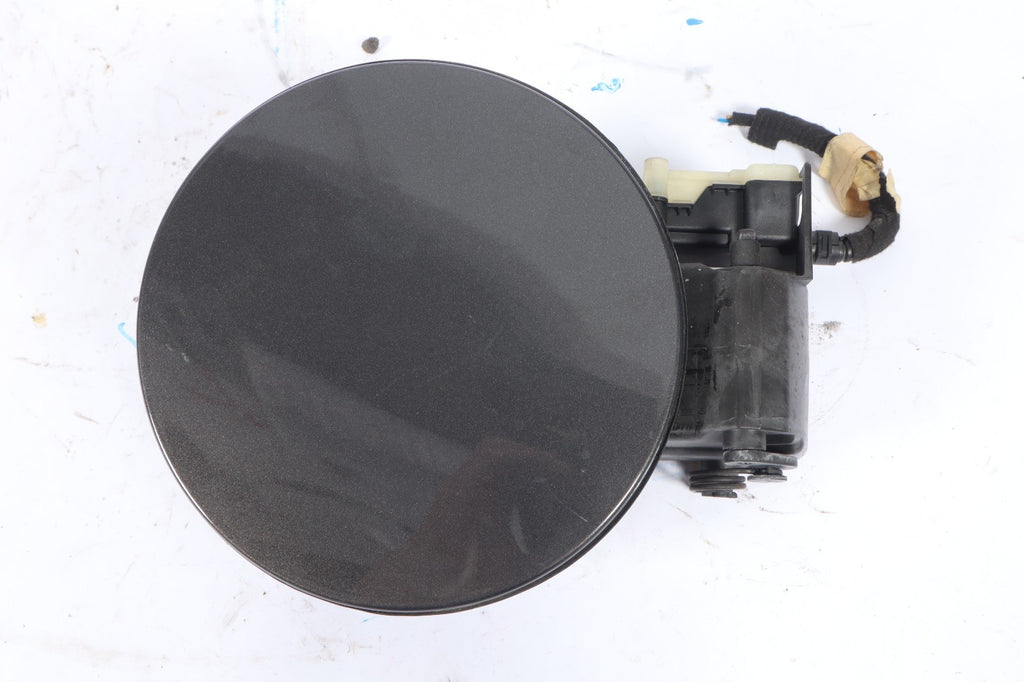 2016-2019 BUICK CASCADA FUEL TANK FILLER DOOR HOUSING 13410445OEM 13501151
