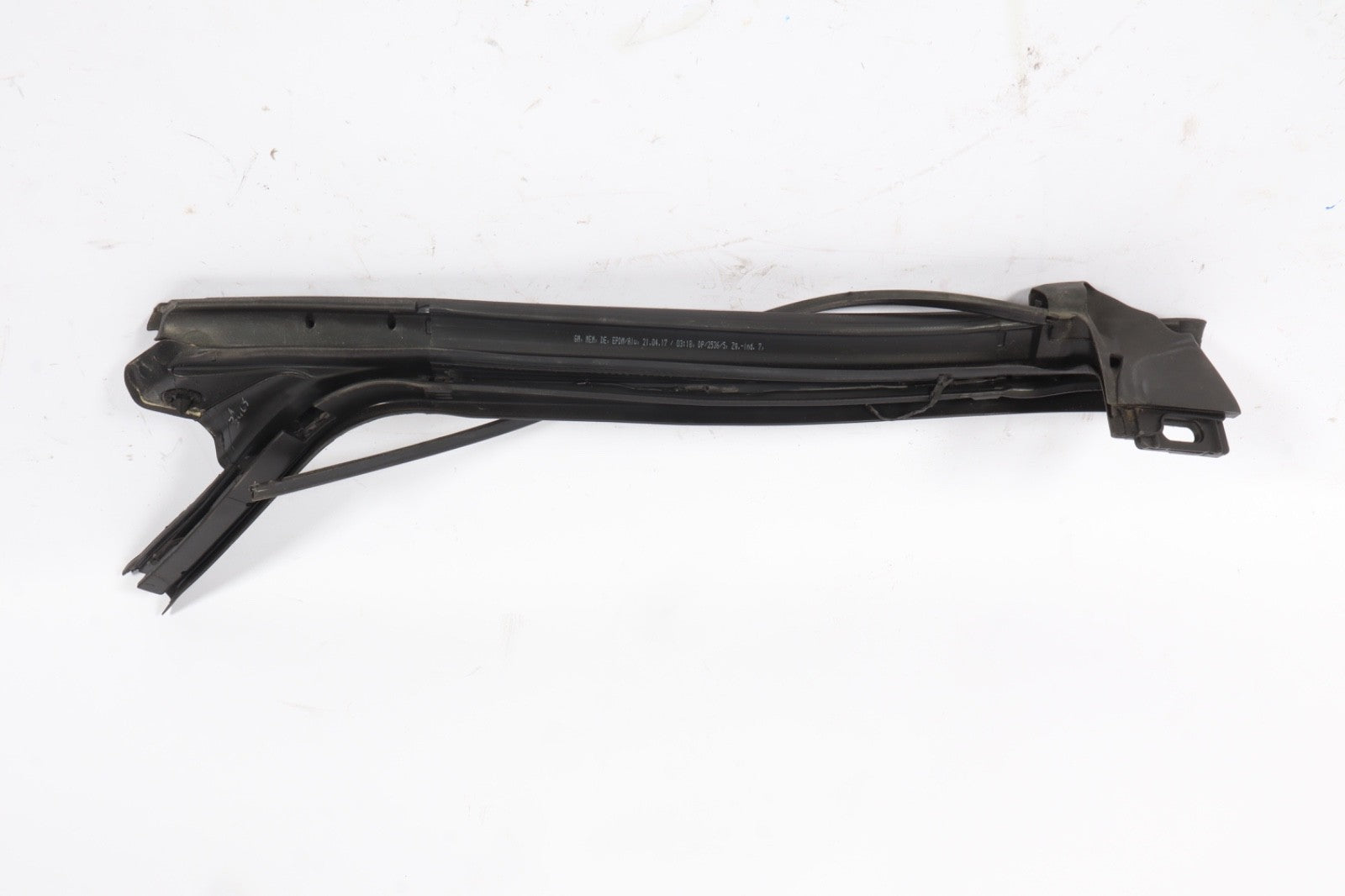 2016-2019 Buick Cascada Alert Door Window Weather Sear Rubber OEM