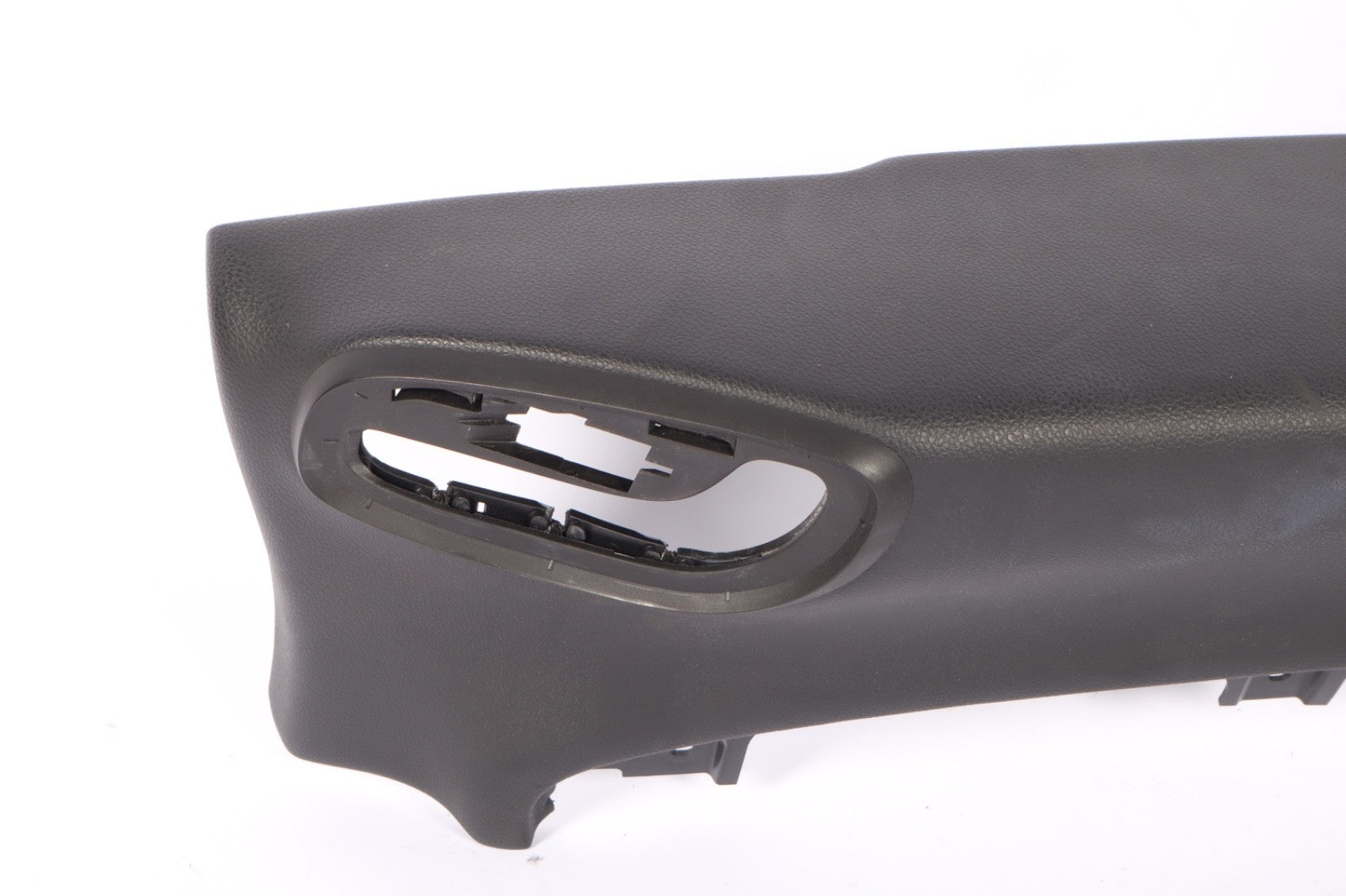 2016-2019 BUICK CASCADA PASSENGER SIDE BODY SIDE REAR TRIM PANEL 39035370 OEM