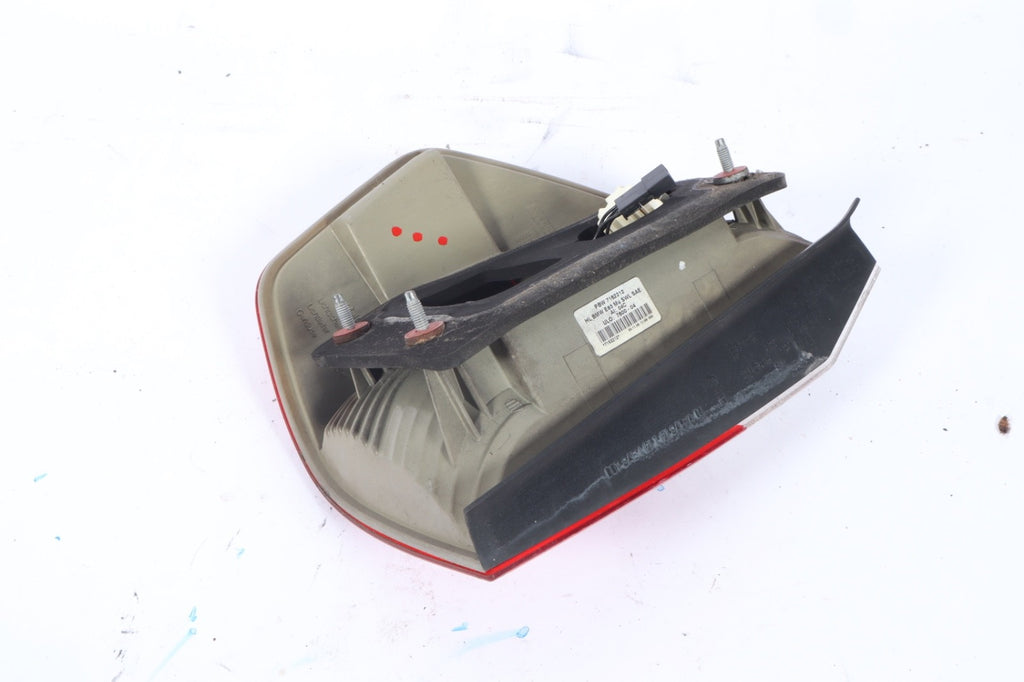 2007-2010 BMW E83 X3 RIGHT PASSENGER SIDE REAR OUTER HALOGEN LIGHT OEM 7162212