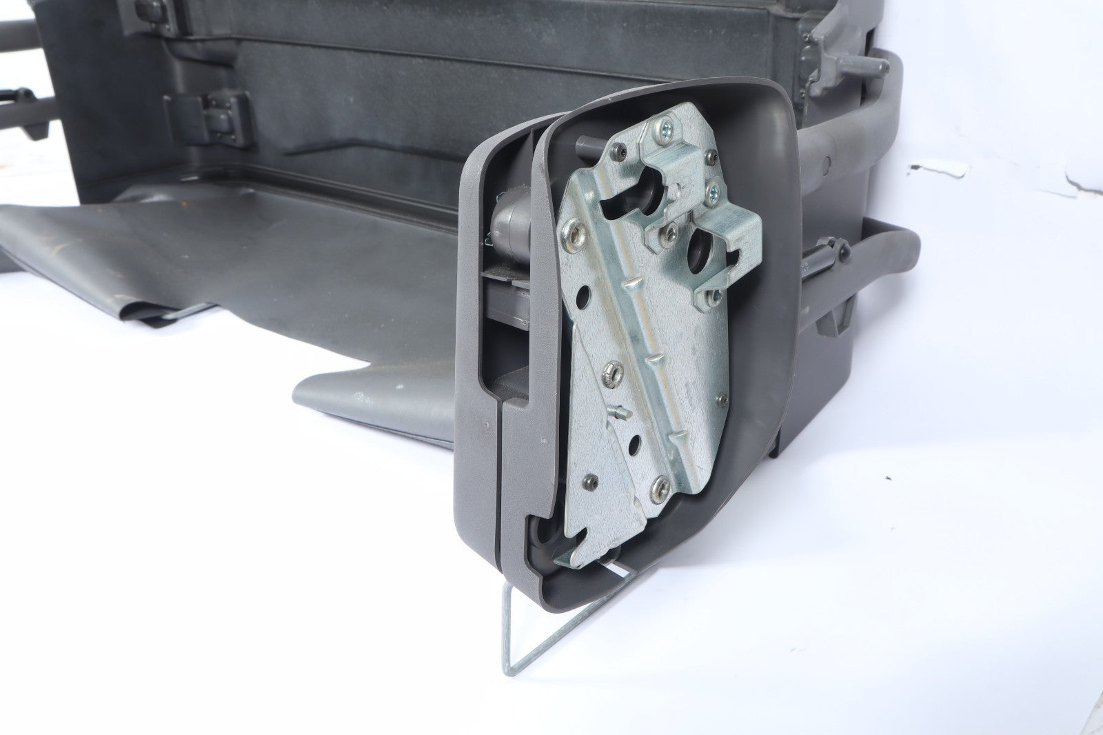 2006-2013 VOLVO C70 CONVERTIBLE REAR TRUNK SHELF BOOT LUGGAGE COVER ASSY OEM