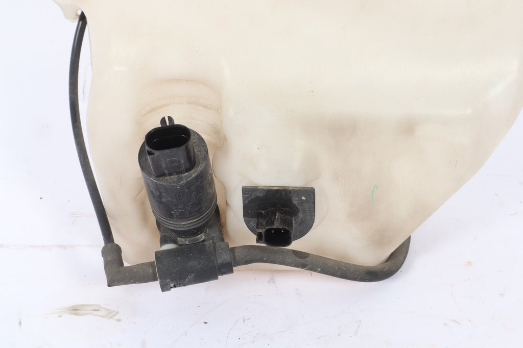 2011-2020 DODGE GRAND CARAVAN3.6L WINDSHIELD WASHER RESERVOIR BOTTLE OEM