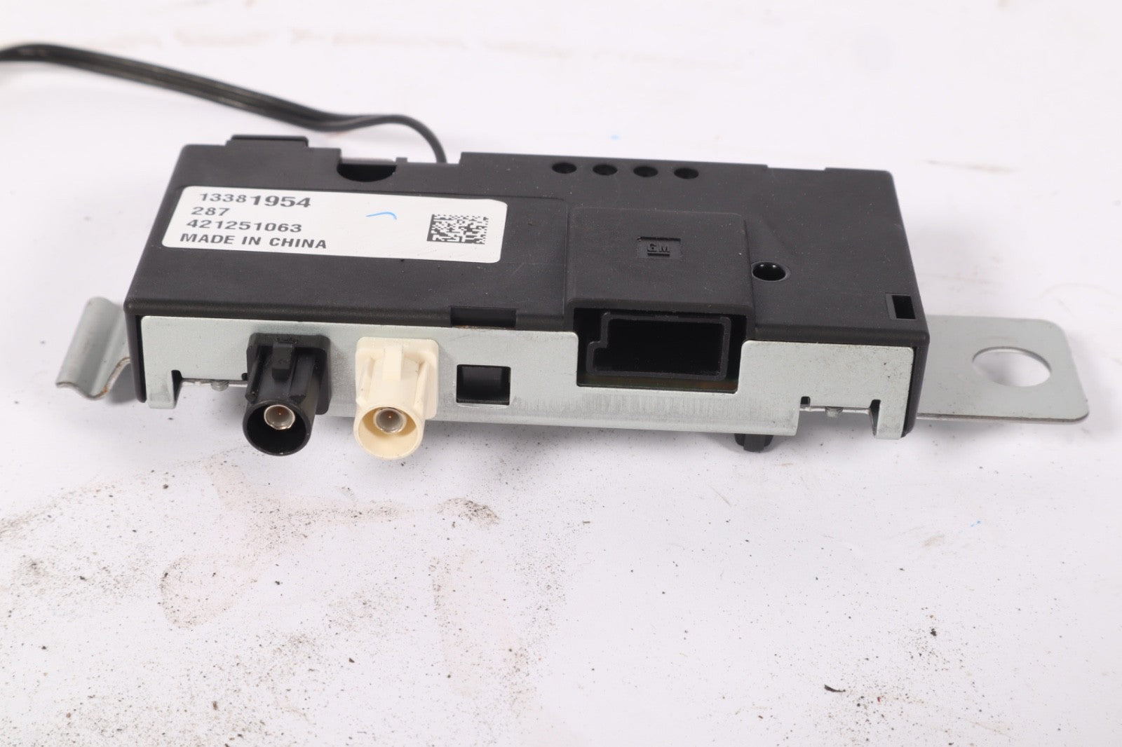 2016-2019 Buick Cascada Radio Antenna Amplifier Control Module OEM 13381954