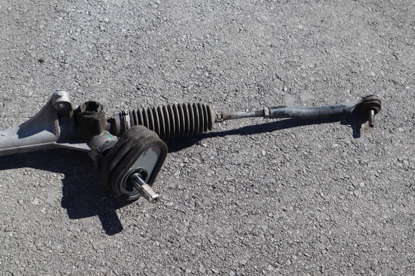 2013-2017 NISSAN LEAF STEERING RACK AND PINION ASSEMBLY OEM 480013NF1A