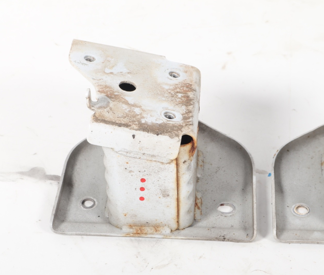 2014-2018 MITSUBISHI OUTLANDER REAR IMPACT BAR BUMPER BRACKET MOUNT SET OEM
