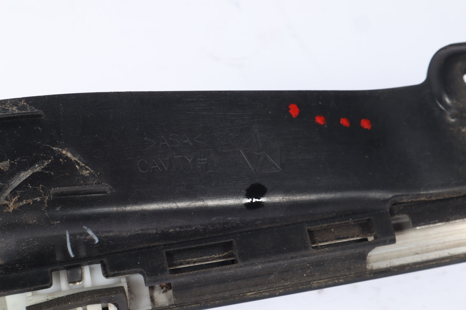 2014 DODGE GRAND CARAVAN RIGHT QUARTER WINDOW MOLDING OEM
